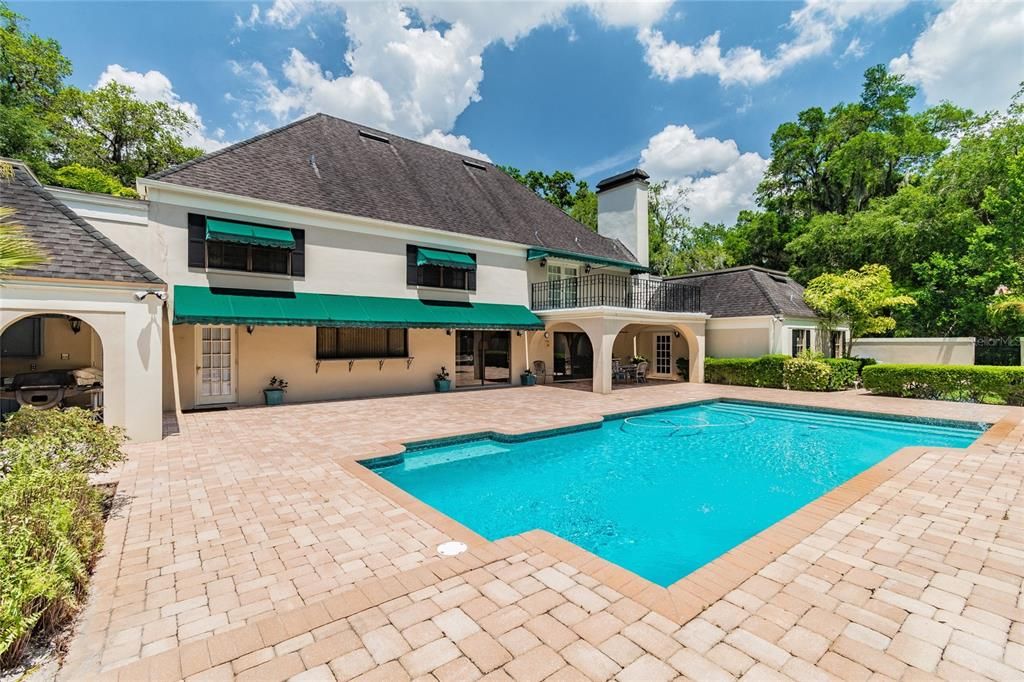 Recently Sold: $1,295,000 (4 beds, 3 baths, 4340 Square Feet)