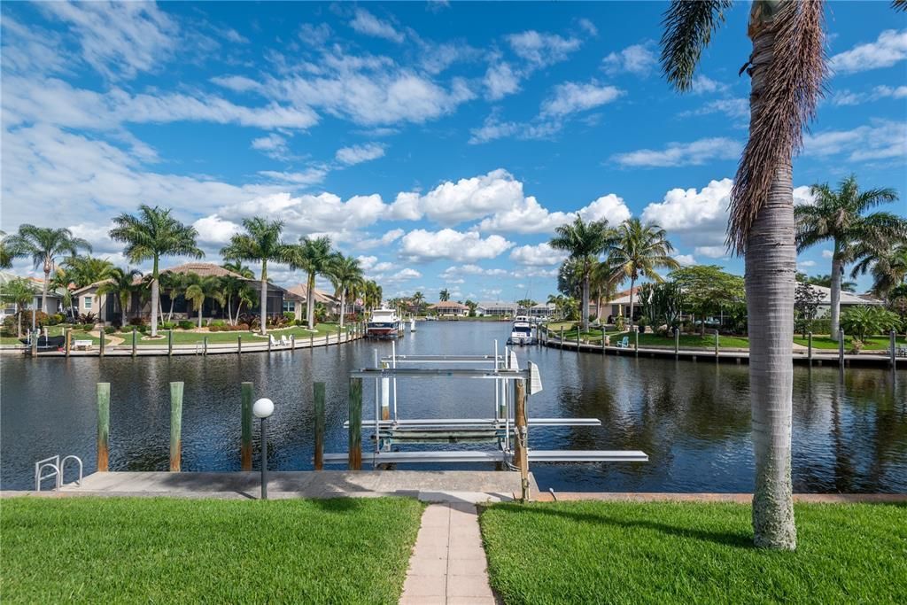 Recently Sold: $675,000 (3 beds, 2 baths, 2163 Square Feet)