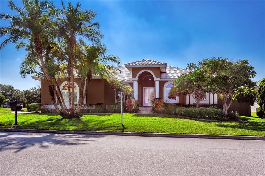 Recently Sold: $950,000 (4 beds, 3 baths, 2980 Square Feet)