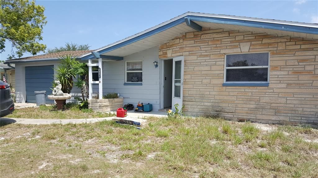 Recently Sold: $100,000 (2 beds, 1 baths, 1074 Square Feet)