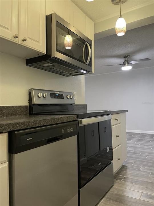 Recently Sold: $115,000 (1 beds, 1 baths, 548 Square Feet)