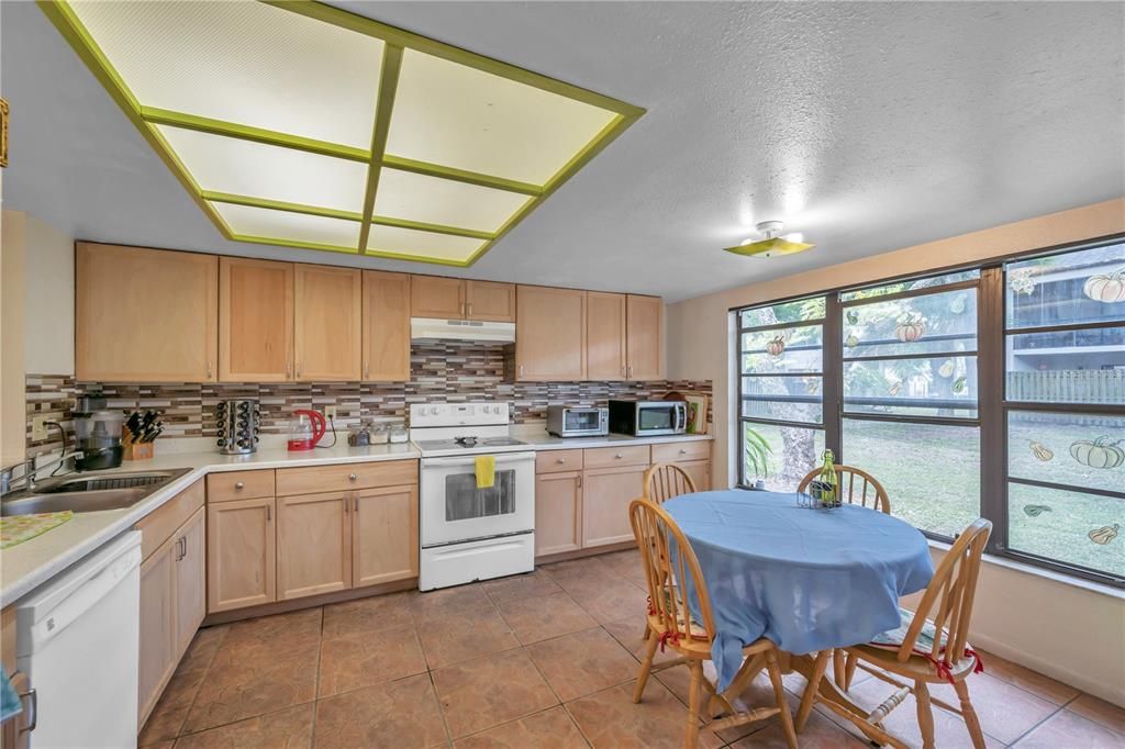 Recently Sold: $134,900 (2 beds, 2 baths, 1191 Square Feet)