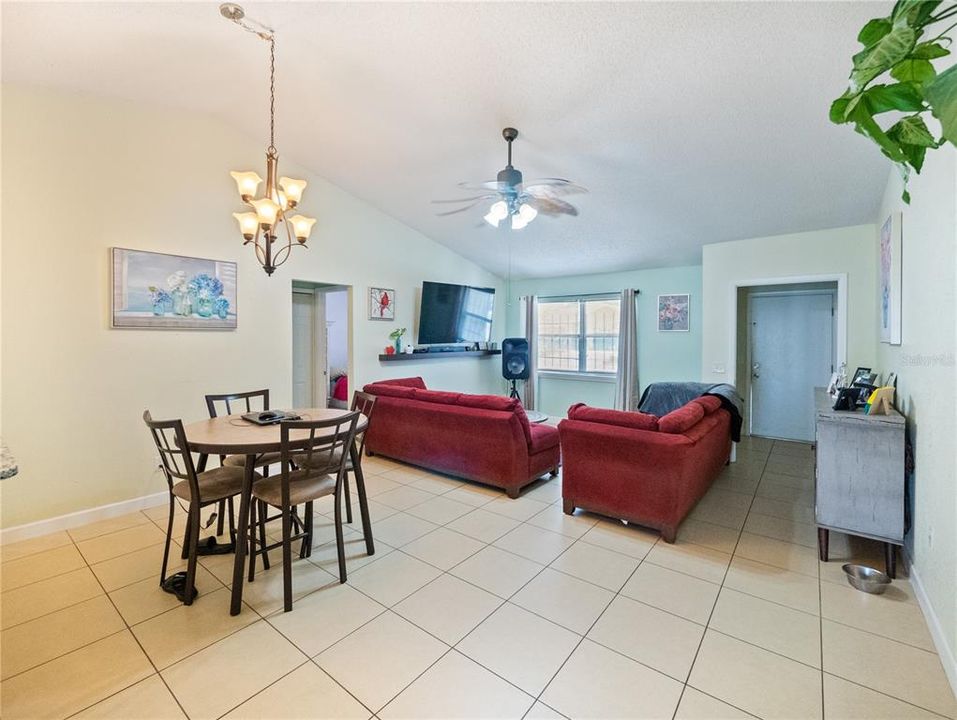 Recently Sold: $240,000 (3 beds, 2 baths, 1245 Square Feet)