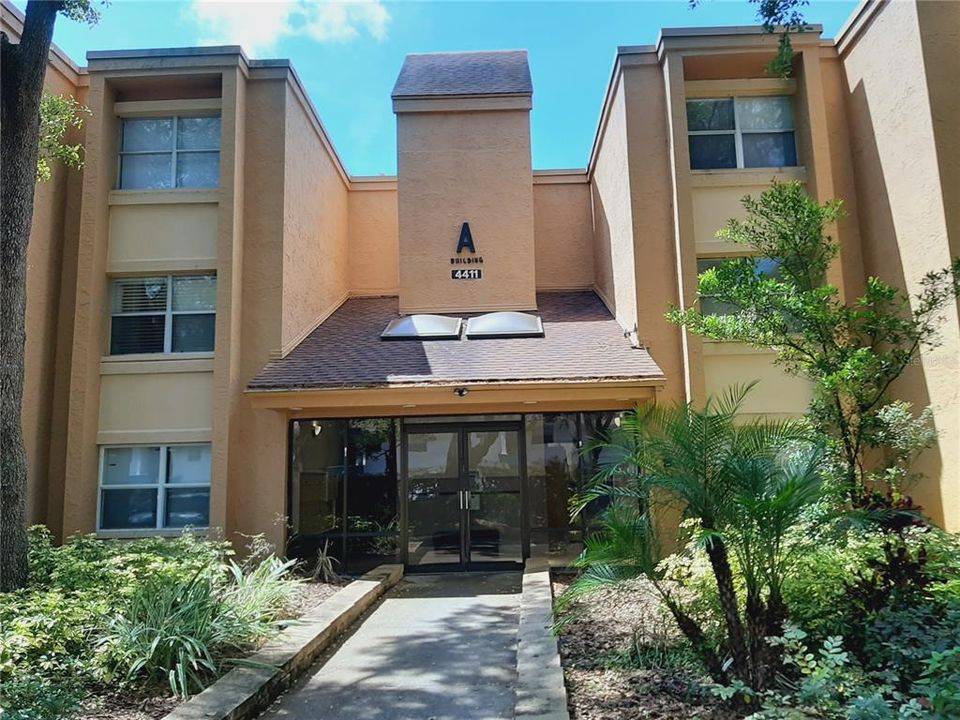 Recently Sold: $79,900 (1 beds, 1 baths, 797 Square Feet)