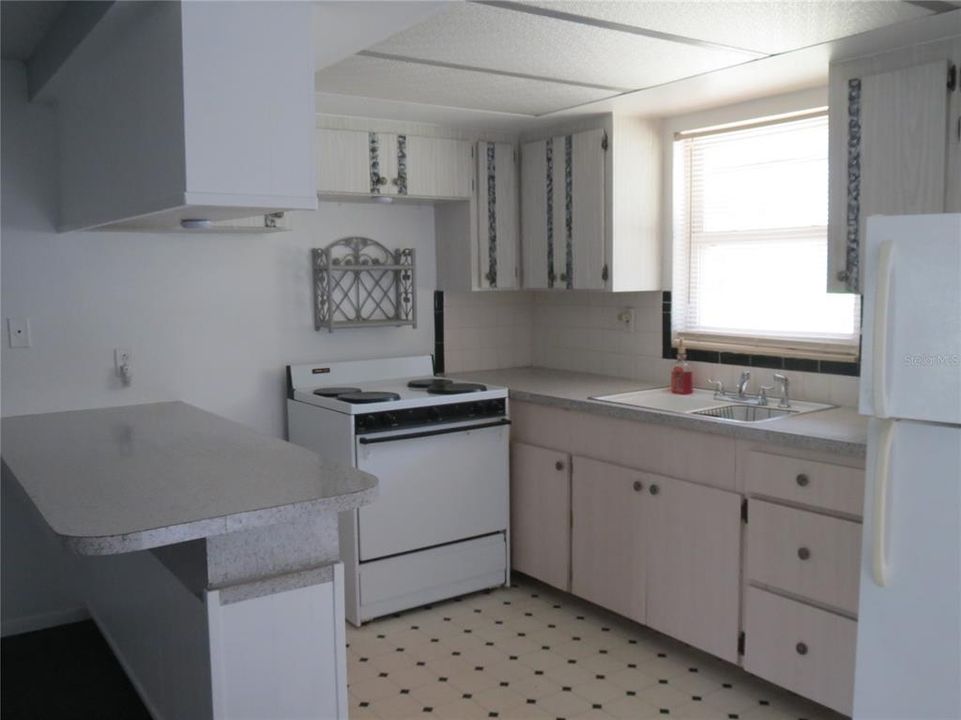Recently Rented: $695 (1 beds, 1 baths, 525 Square Feet)