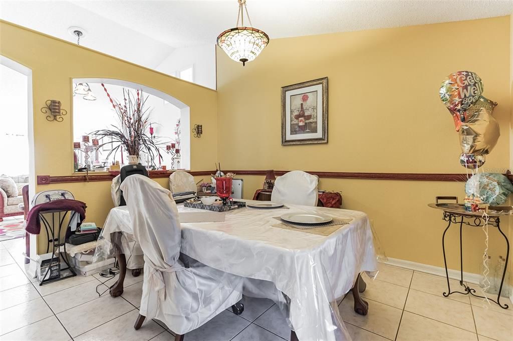 Recently Sold: $350,000 (3 beds, 2 baths, 1665 Square Feet)