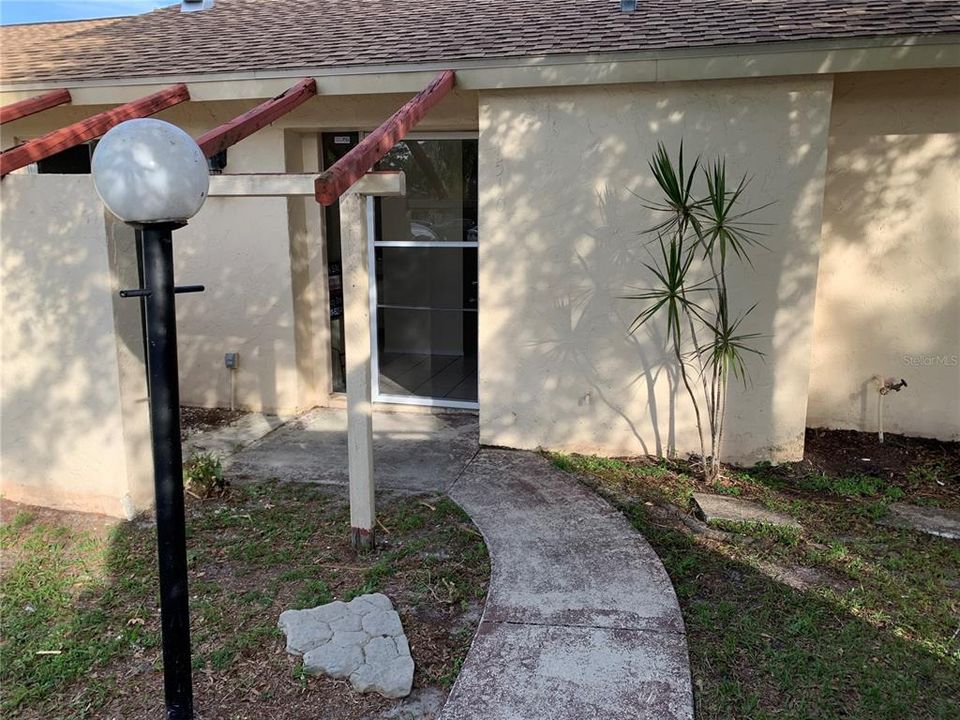 Recently Sold: $104,900 (2 beds, 2 baths, 974 Square Feet)