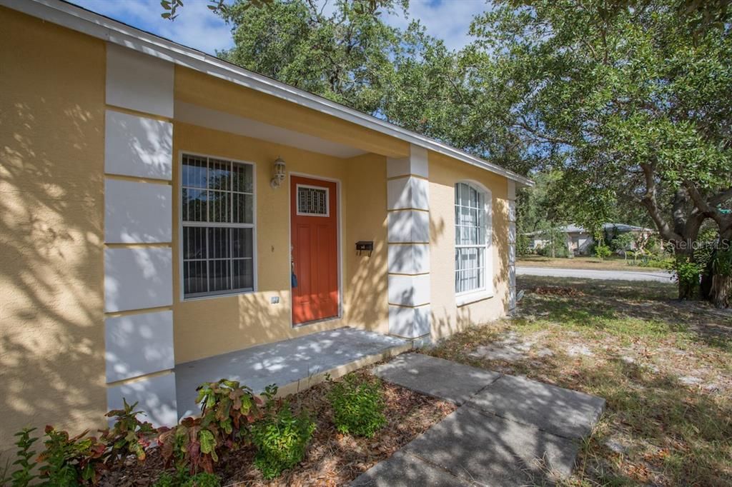 Recently Sold: $289,000 (3 beds, 2 baths, 1290 Square Feet)