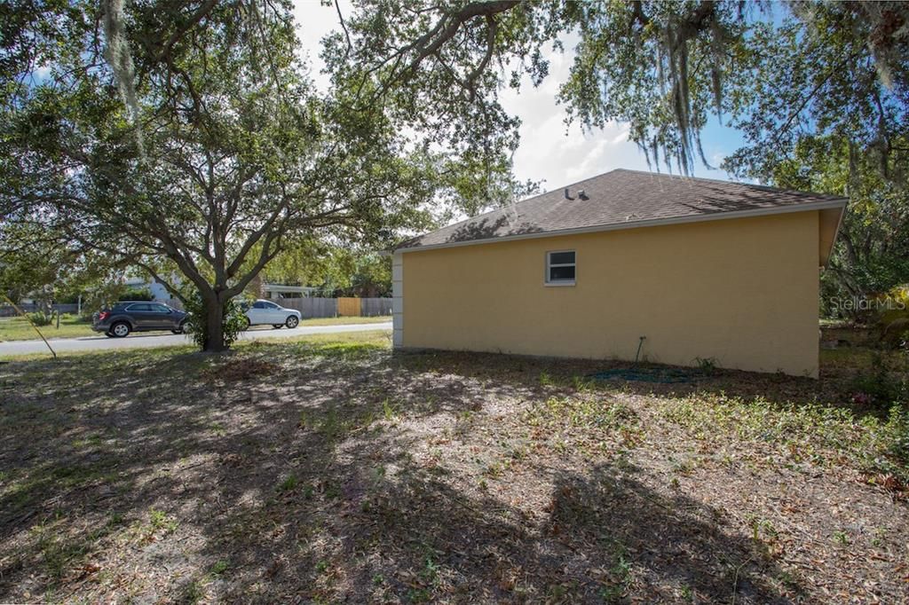 Recently Sold: $289,000 (3 beds, 2 baths, 1290 Square Feet)