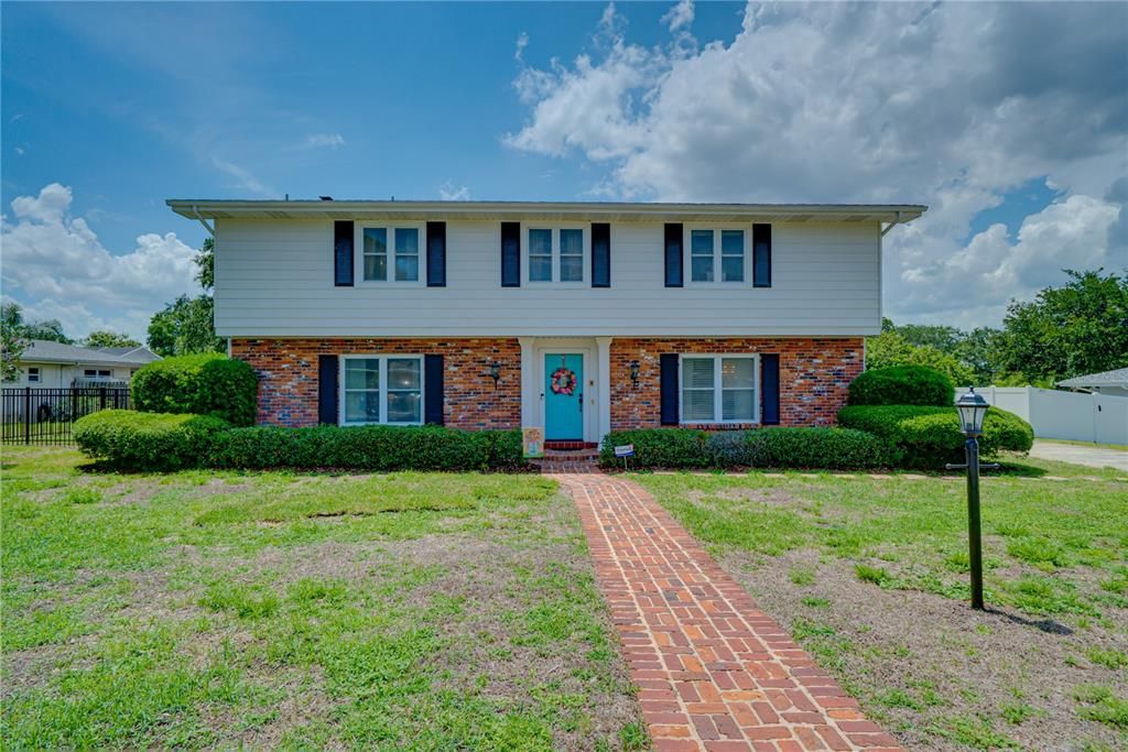 Recently Sold: $385,000 (4 beds, 2 baths, 2946 Square Feet)