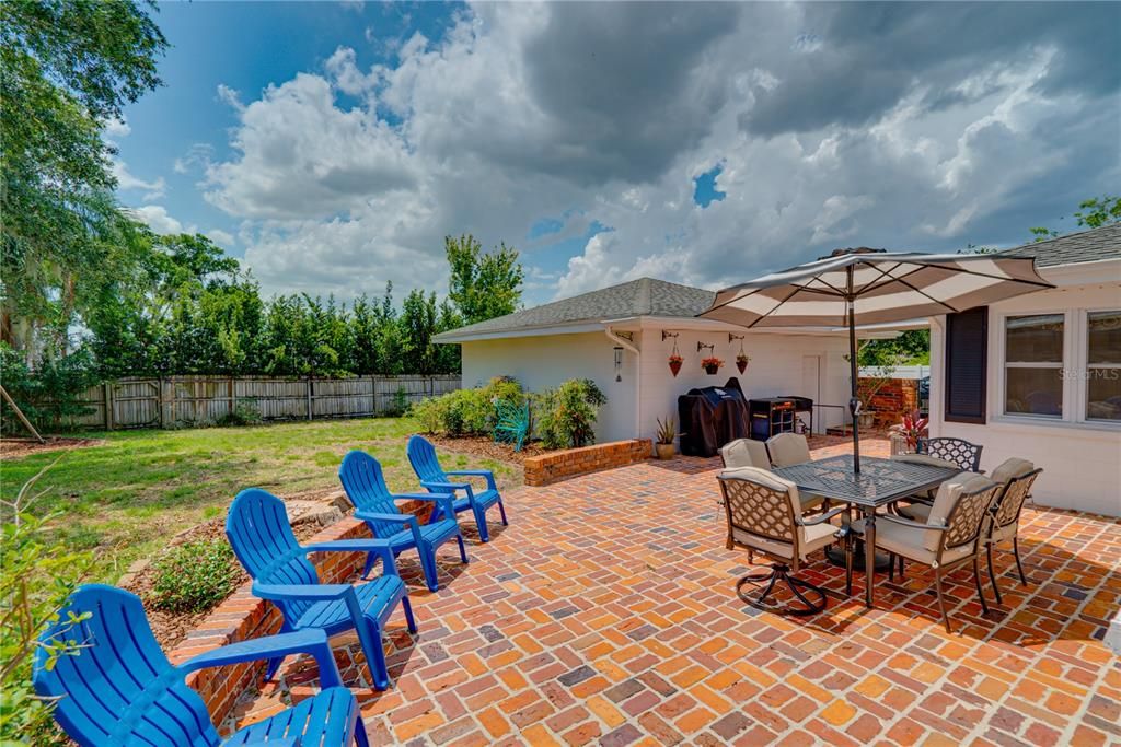 Recently Sold: $385,000 (4 beds, 2 baths, 2946 Square Feet)