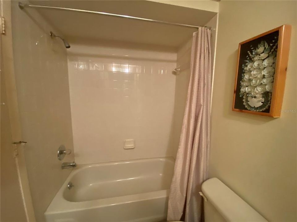 Недавно продано: $149,000 (2 спален, 2 ванн, 1086 Квадратных фут)