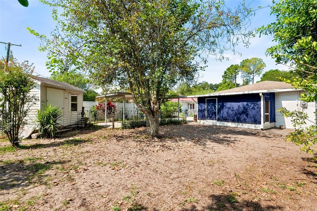 Recently Sold: $165,500 (3 beds, 2 baths, 1424 Square Feet)