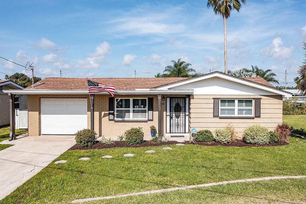Recently Sold: $315,000 (2 beds, 1 baths, 1061 Square Feet)