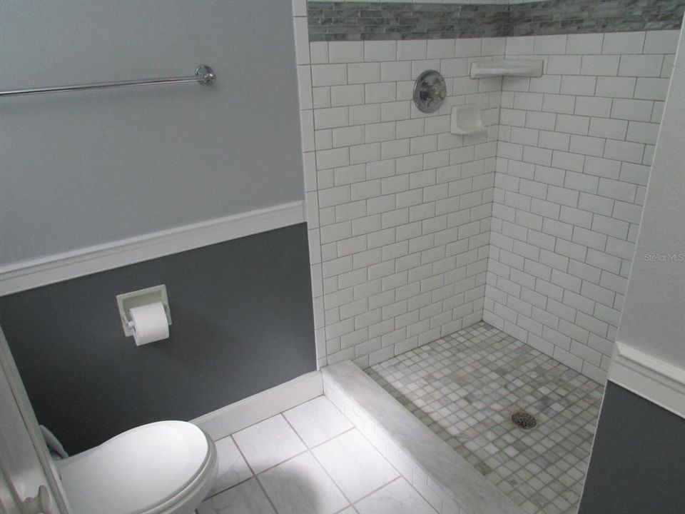 最近售出: $385,000 (4 贝兹, 2 浴室, 1874 平方英尺)
