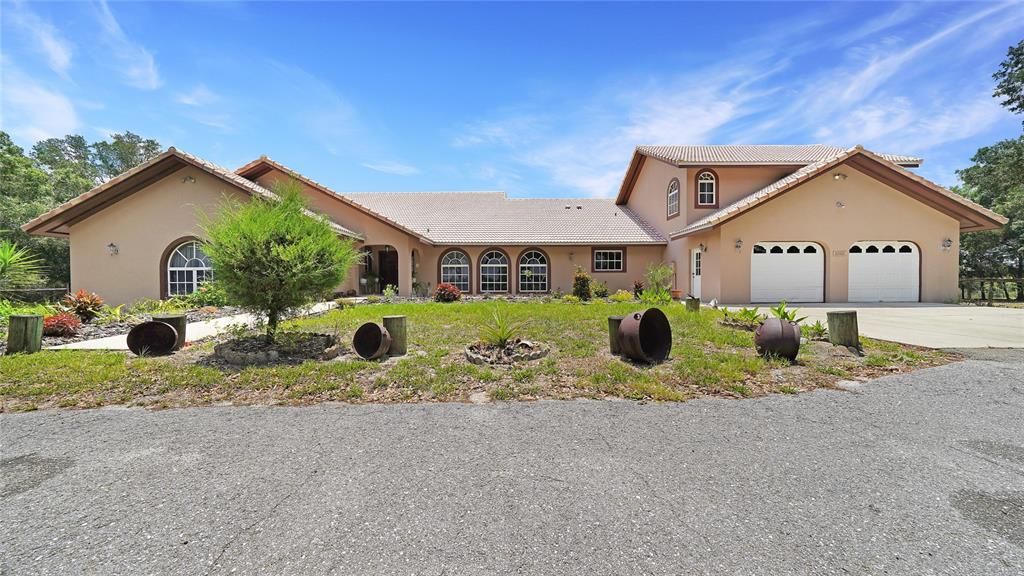 Recently Sold: $1,300,000 (4 beds, 3 baths, 4588 Square Feet)