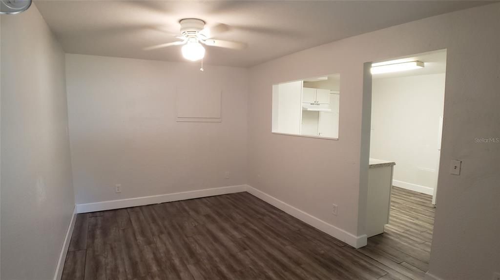 Recently Rented: $895 (0 beds, 1 baths, 300 Square Feet)