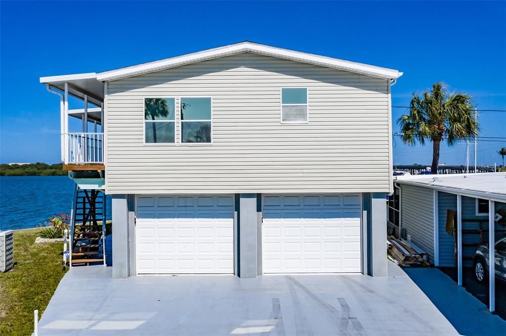 Recently Sold: $450,000 (2 beds, 2 baths, 1296 Square Feet)