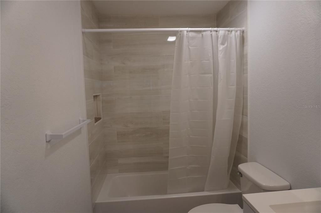 最近售出: $149,900 (3 贝兹, 1 浴室, 816 平方英尺)