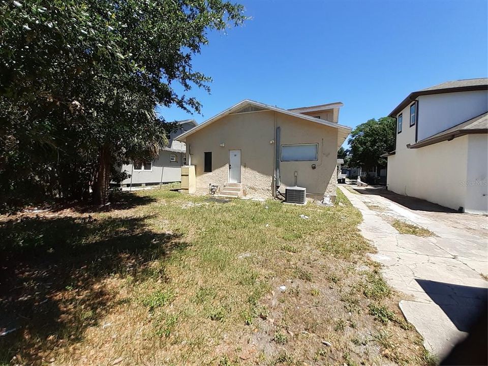 Recently Sold: $299,000 (4 beds, 2 baths, 1980 Square Feet)