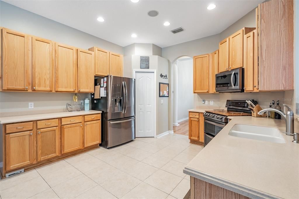 Recently Sold: $520,000 (3 beds, 3 baths, 2751 Square Feet)