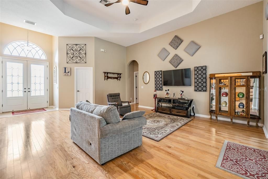 Recently Sold: $520,000 (3 beds, 3 baths, 2751 Square Feet)
