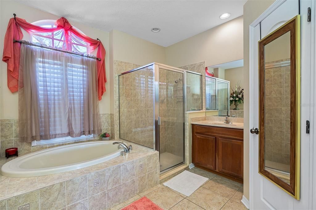 最近售出: $424,900 (4 贝兹, 3 浴室, 2733 平方英尺)