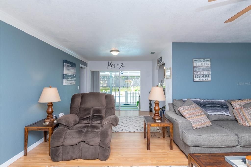 Recently Sold: $265,000 (4 beds, 2 baths, 1877 Square Feet)