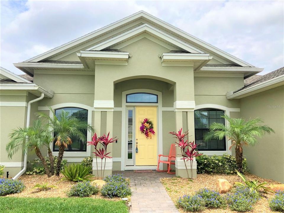 Recently Sold: $385,000 (4 beds, 2 baths, 2387 Square Feet)