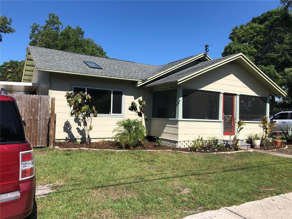 Recently Sold: $475,000 (3 beds, 2 baths, 1032 Square Feet)