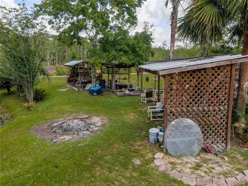 Vendido Recientemente: $495,000 (4 camas, 2 baños, 3148 Pies cuadrados)