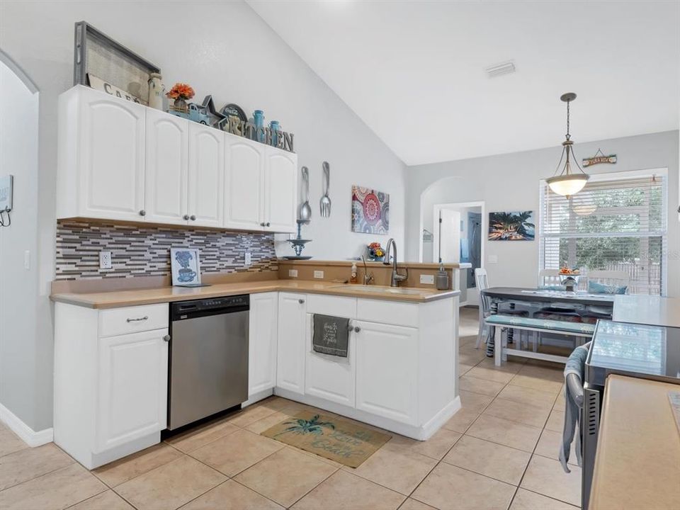 Recently Sold: $296,777 (3 beds, 2 baths, 1689 Square Feet)