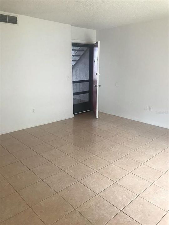 Recently Sold: $99,900 (1 beds, 1 baths, 726 Square Feet)