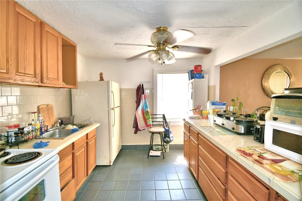 Recently Sold: $99,500 (1 beds, 1 baths, 608 Square Feet)