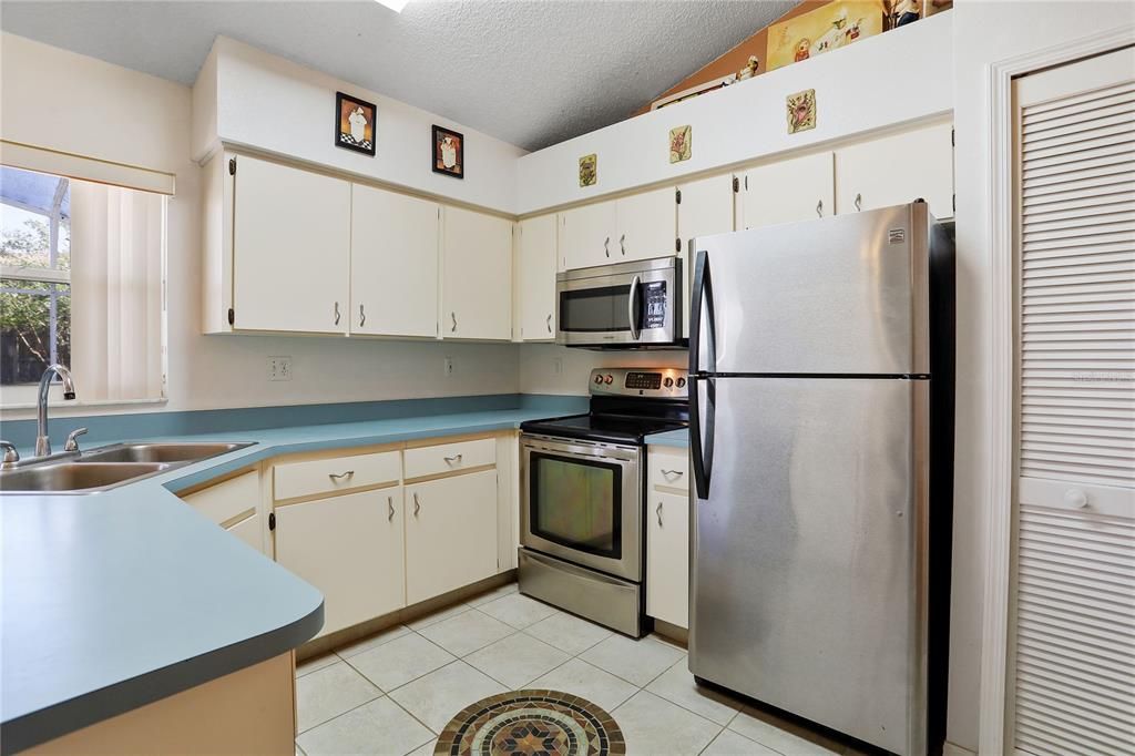 Recently Sold: $240,000 (3 beds, 2 baths, 1238 Square Feet)