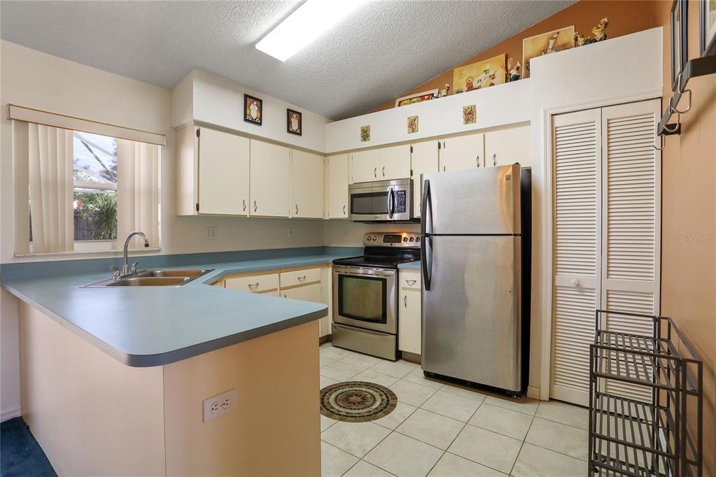 Recently Sold: $240,000 (3 beds, 2 baths, 1238 Square Feet)