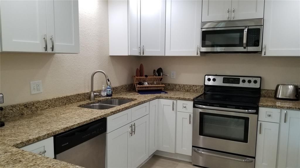 Recently Rented: $1,995 (3 beds, 2 baths, 1277 Square Feet)