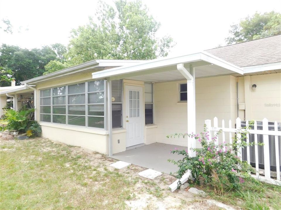 Recently Sold: $149,900 (2 beds, 2 baths, 1482 Square Feet)