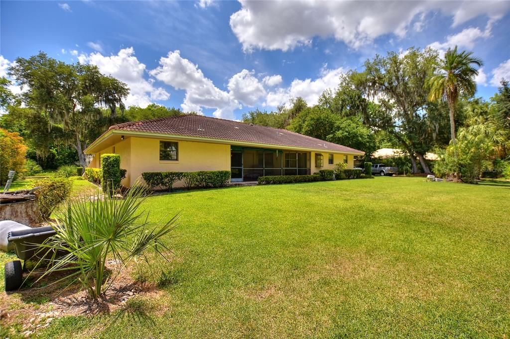 Recently Sold: $394,500 (2 beds, 2 baths, 1927 Square Feet)