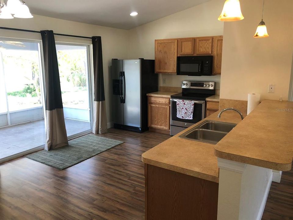 Recently Sold: $263,900 (3 beds, 2 baths, 1455 Square Feet)
