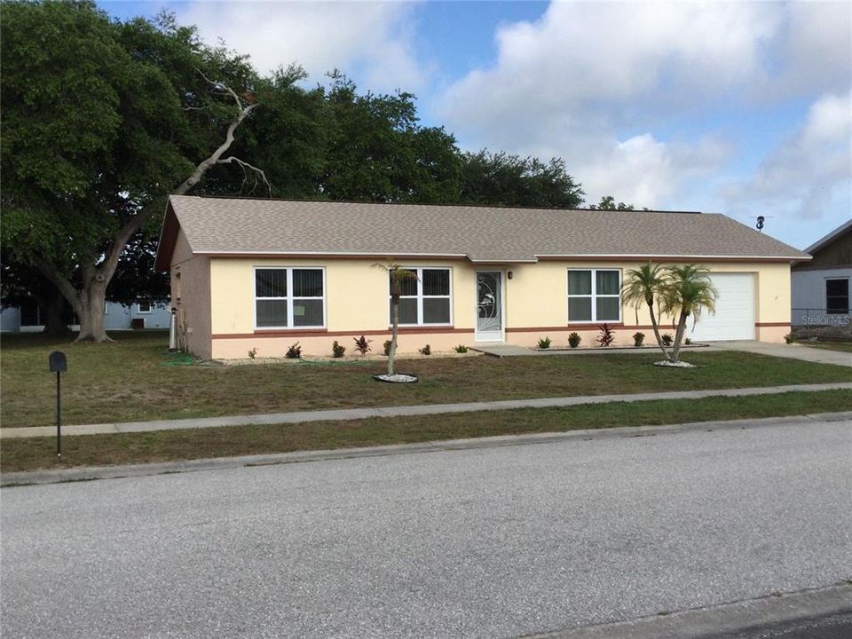 Recently Sold: $239,000 (3 beds, 2 baths, 1274 Square Feet)