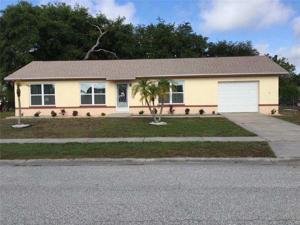 Recently Sold: $239,000 (3 beds, 2 baths, 1274 Square Feet)