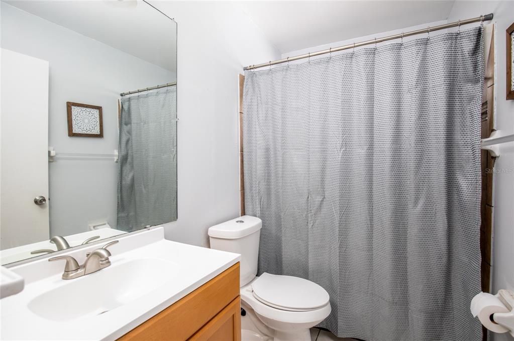 最近售出: $220,000 (3 贝兹, 2 浴室, 1176 平方英尺)