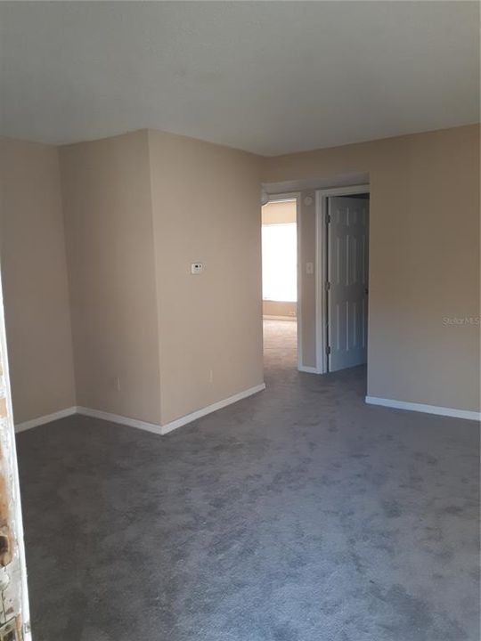 Recently Rented: $875 (2 beds, 1 baths, 704 Square Feet)