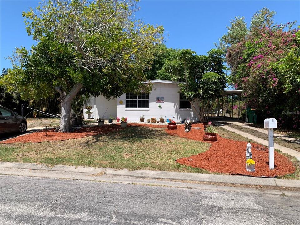 Recently Sold: $200,000 (2 beds, 1 baths, 729 Square Feet)