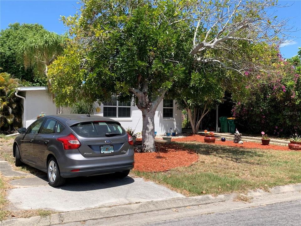 Recently Sold: $200,000 (2 beds, 1 baths, 729 Square Feet)