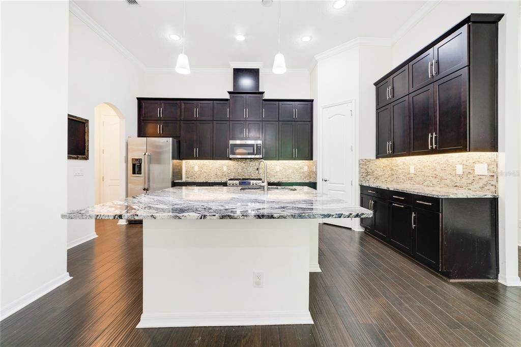 Recently Sold: $575,000 (5 beds, 4 baths, 3091 Square Feet)
