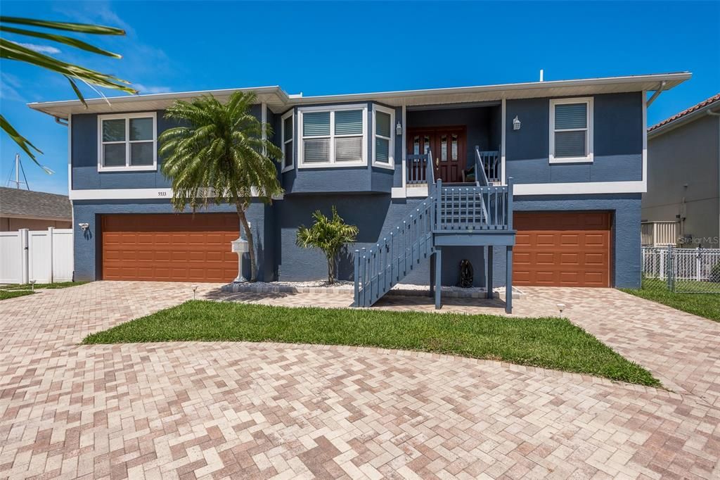 Recently Sold: $849,000 (3 beds, 2 baths, 1929 Square Feet)