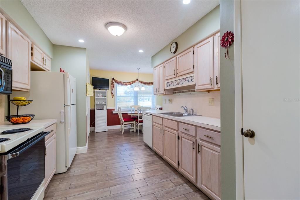Recently Sold: $184,000 (2 beds, 2 baths, 1682 Square Feet)
