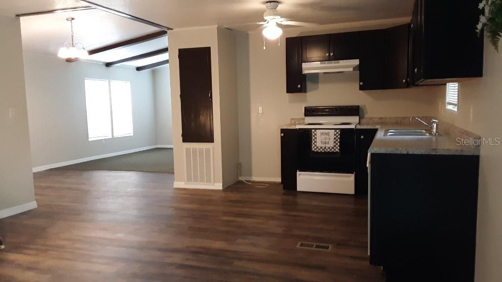 Recently Sold: $117,000 (2 beds, 2 baths, 1288 Square Feet)